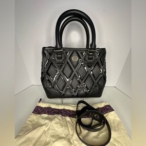 Tory Burch Too Handle in Black